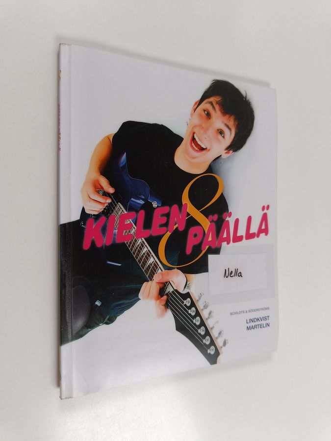 Kielen päällä 8