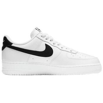 NIKE Matalavartiset tennarit 'Air Force 1 07' musta / valkoinen