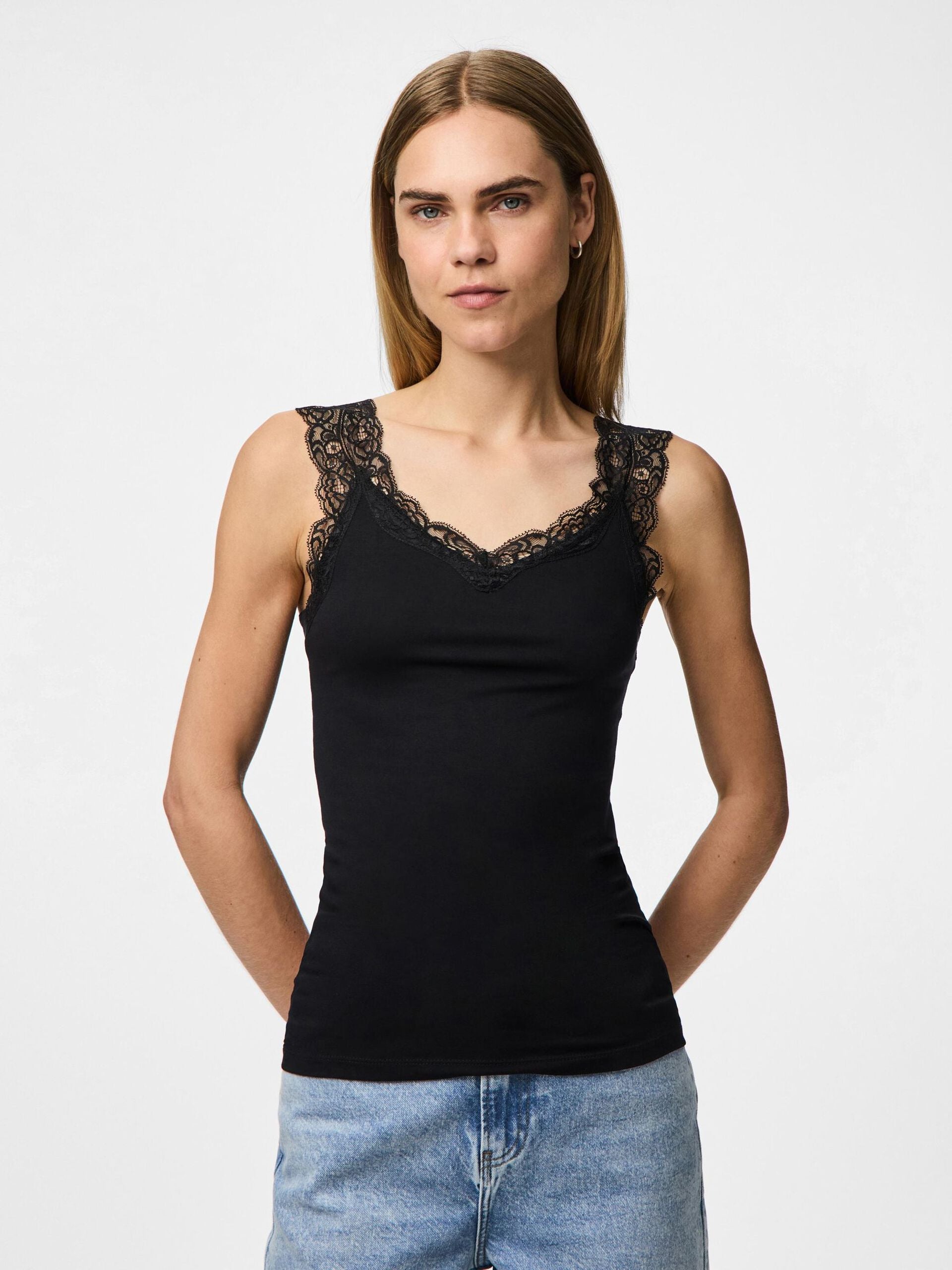 Pieces naisten toppi PCBARBERA LACE TOP JRS NOOS, musta