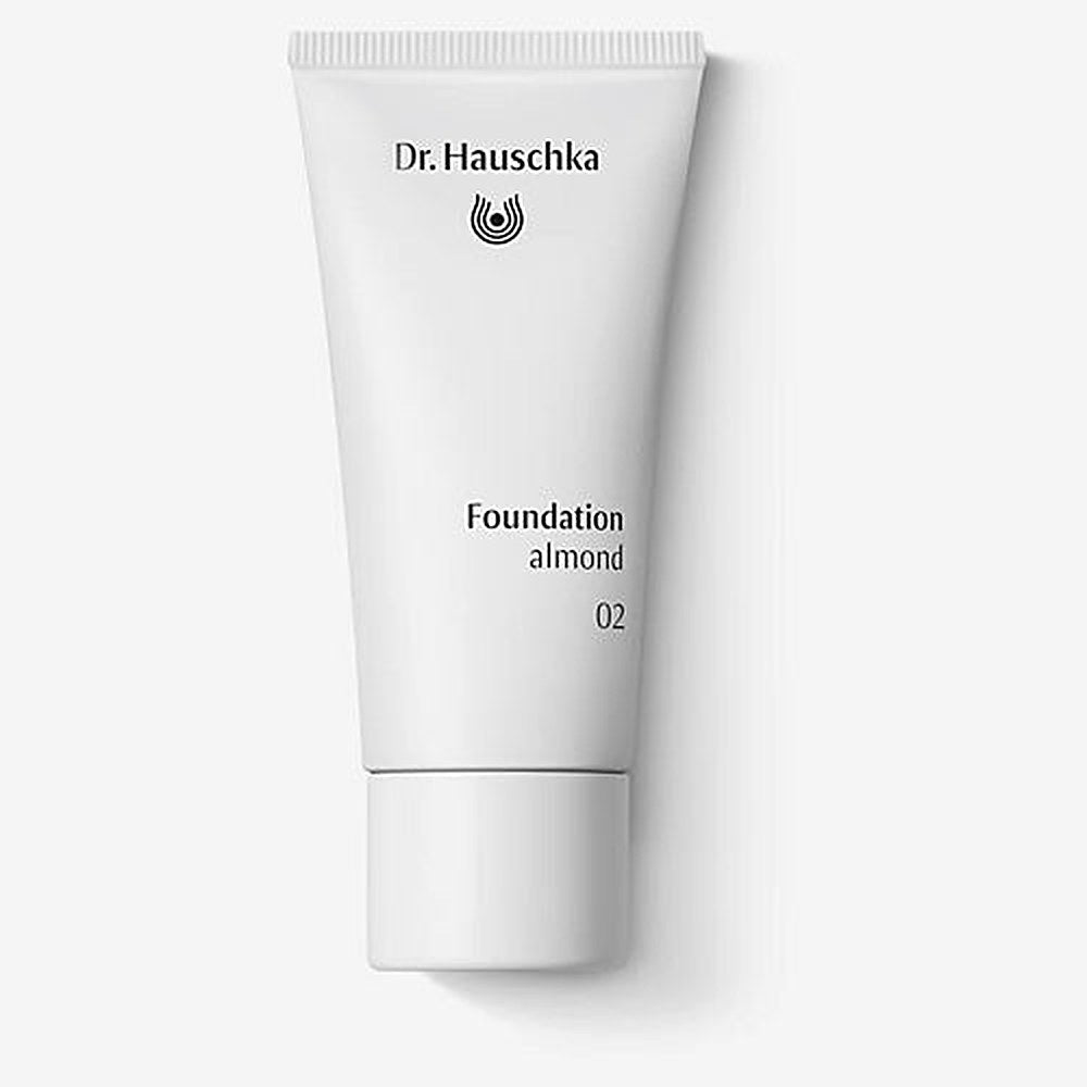 Dr. hauschka Foundation - Ravitseva meikki mineraalipigmenteillä 30 ml 02 Manteli