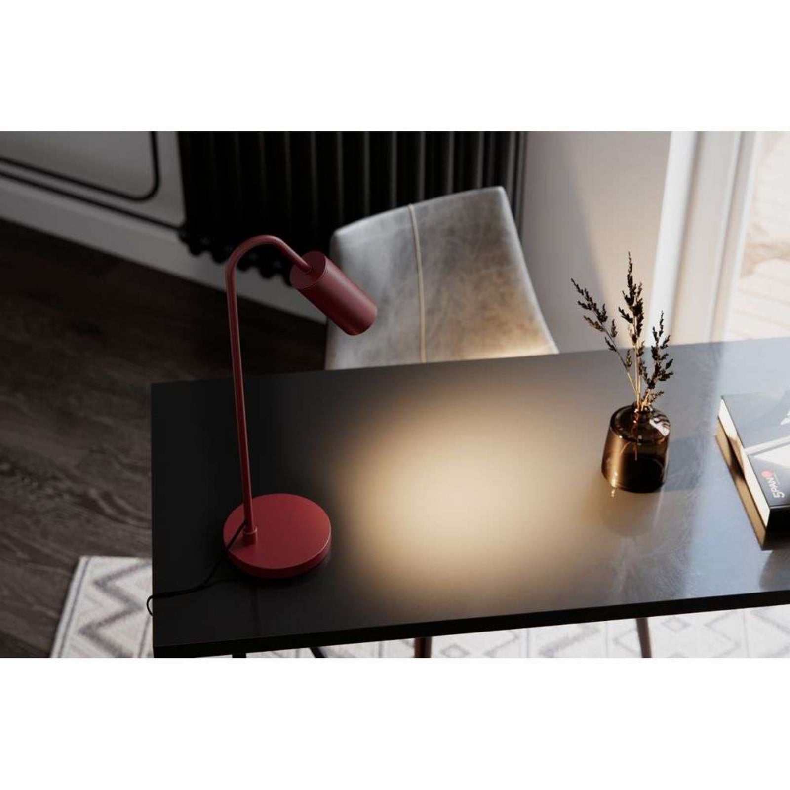 Curve-pöytävalaisin, tummanpunainen, metallia, GU10, korkeus 51 cm – By Rydéns - Olohuone - Moderni