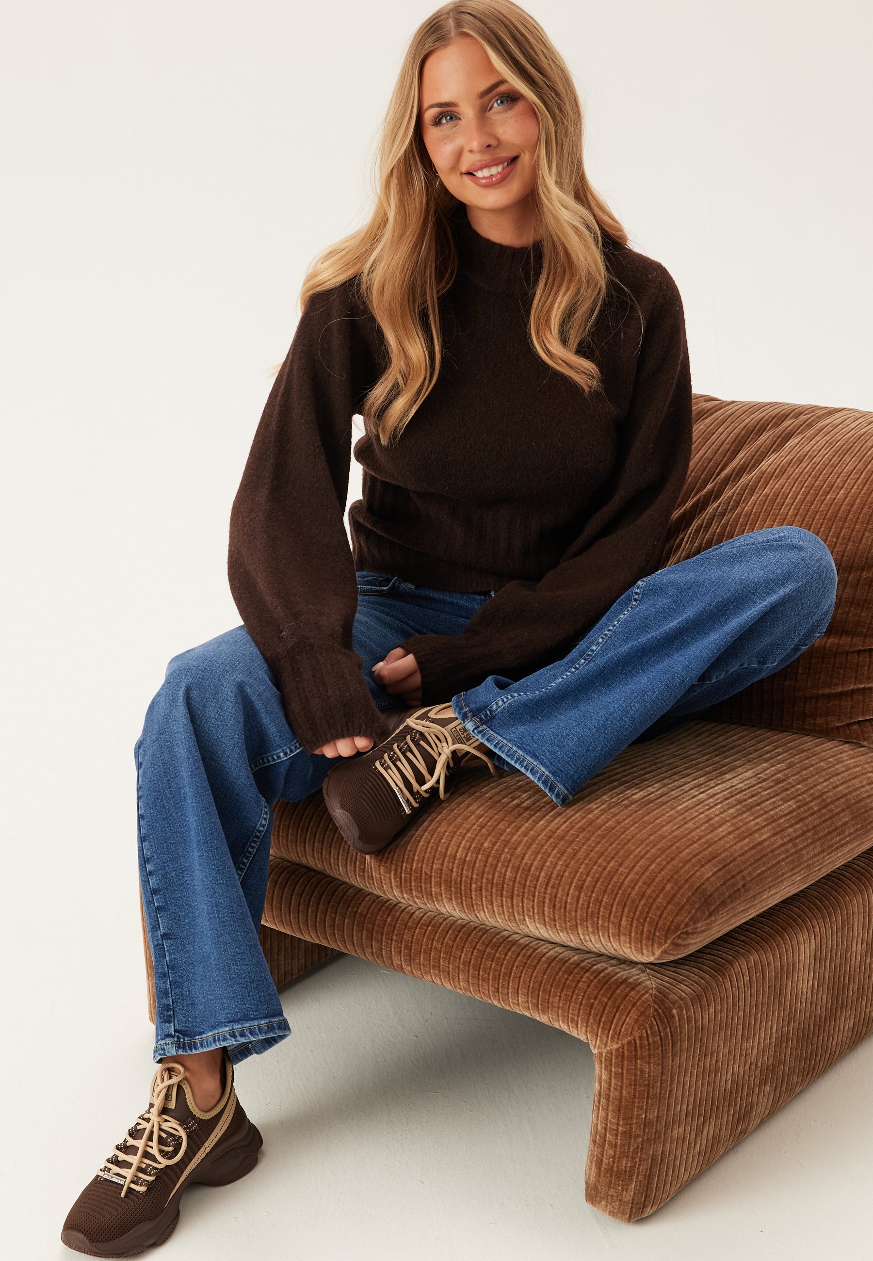 STEVE MADDEN Matalavartiset tennarit 'MAC-E'  tummabeige / musta