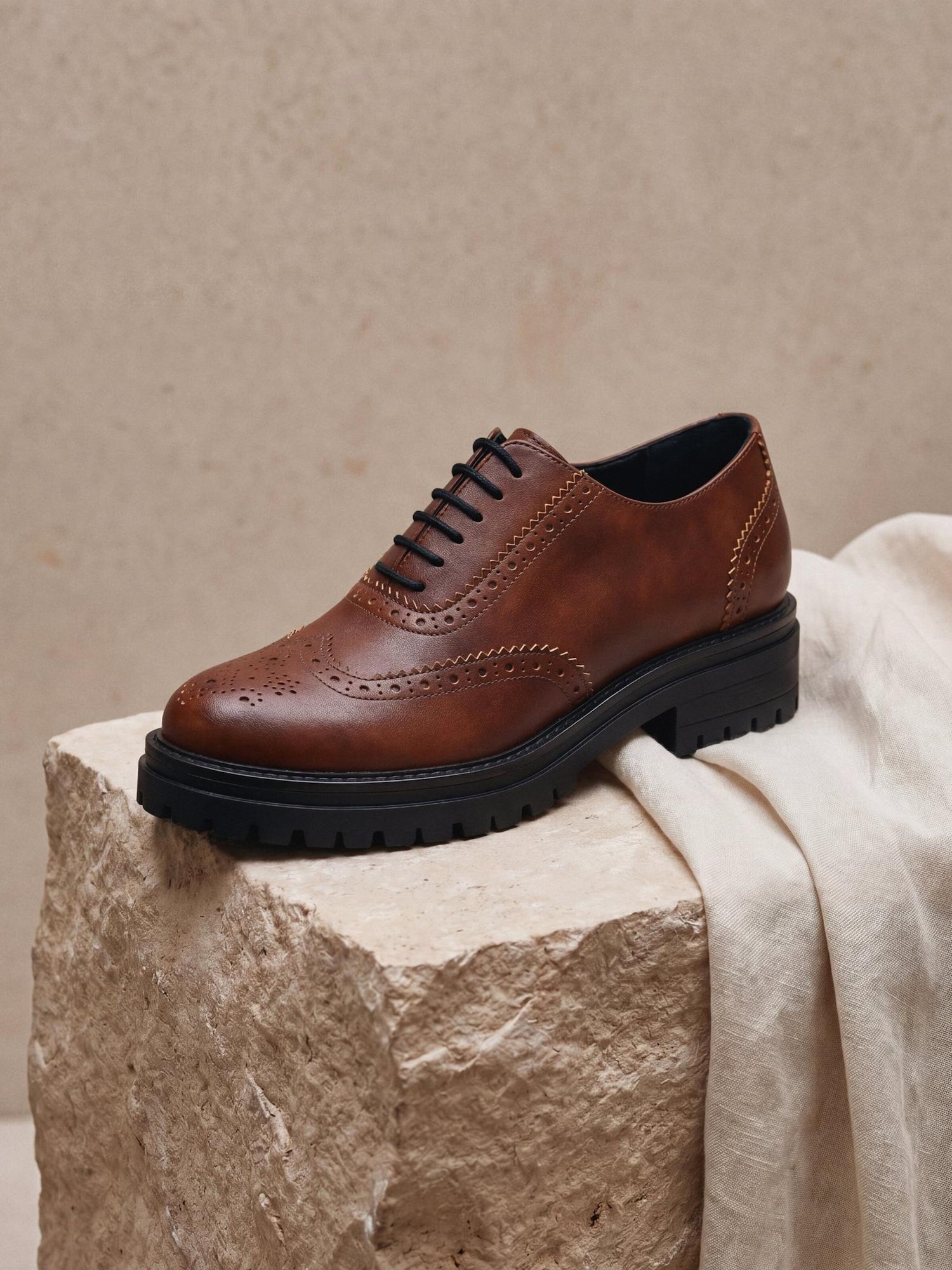 nae Vegan Shoes Nauhakengät 'GRACE'  ruskea