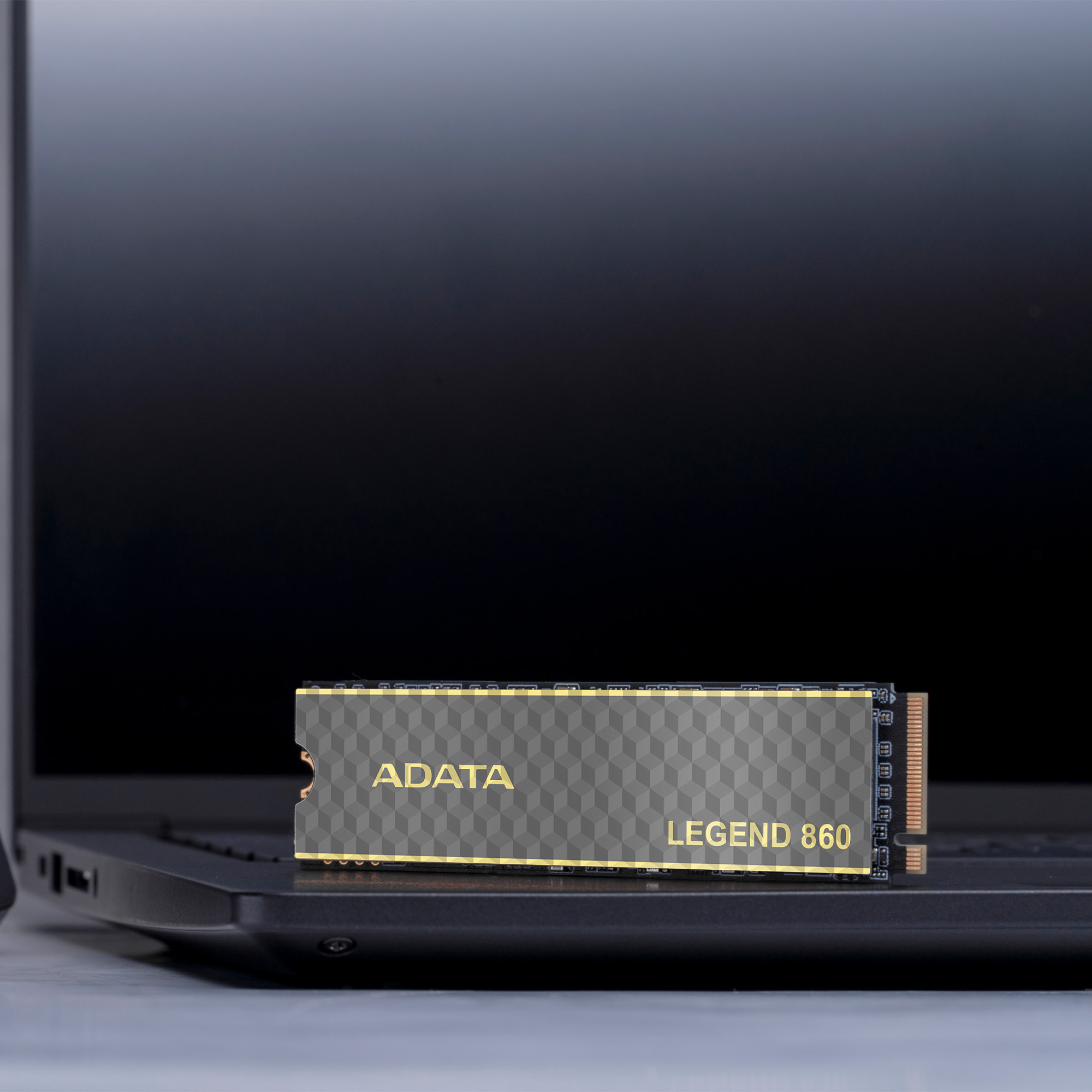 ADATA Legend 860 500 Gt M.2 PCIe 4.0 NVMe -SSD-levy