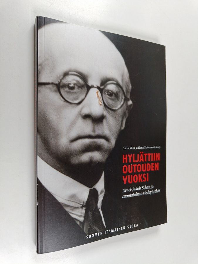 Hyljättiin outouden vuoksi
