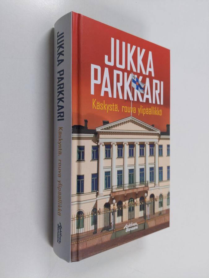 Käskystä, rouva ylipäällikkö