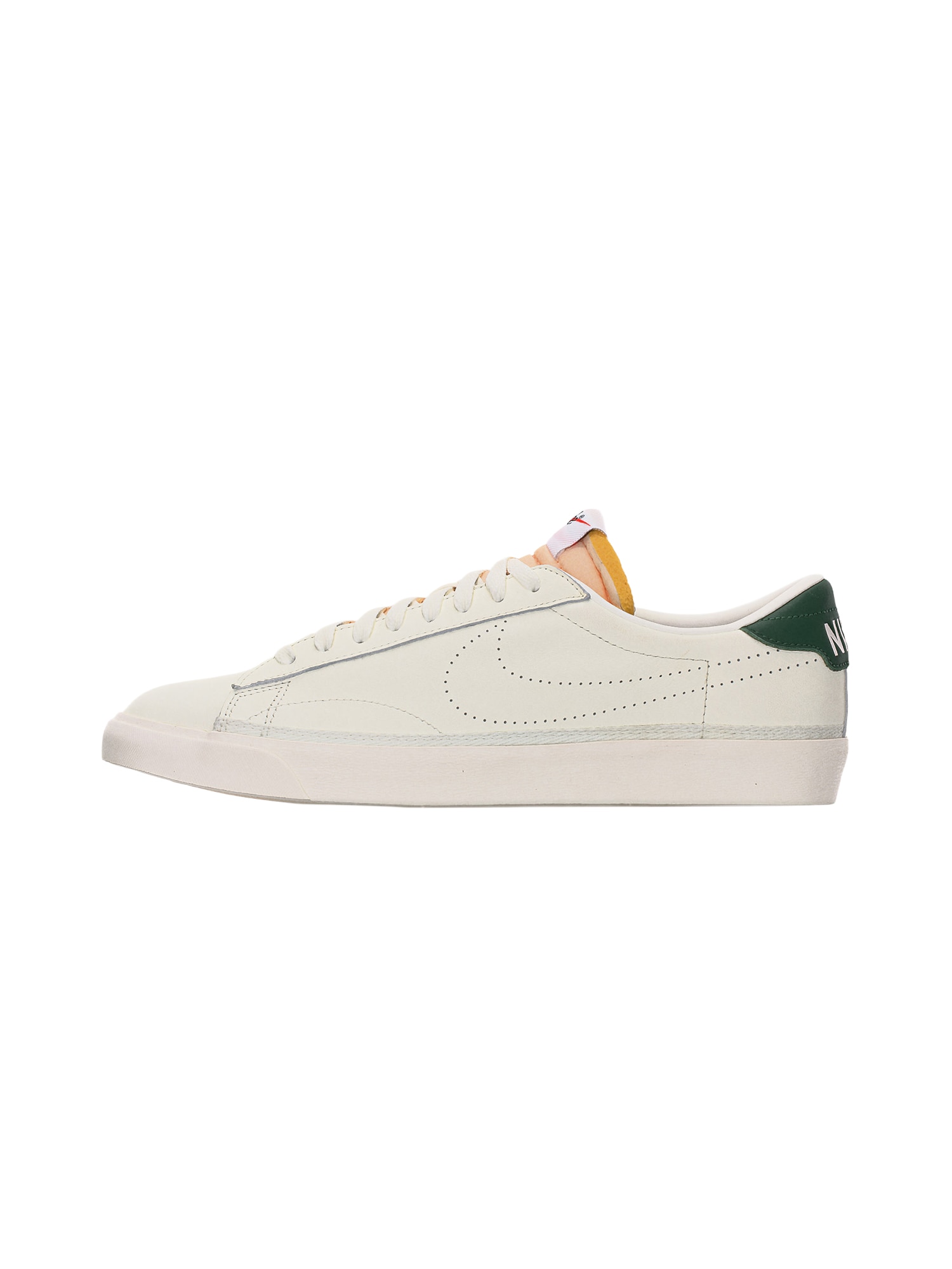 Nike Sportswear Matalavartiset tennarit 'Tennis Classic' ecru / musta