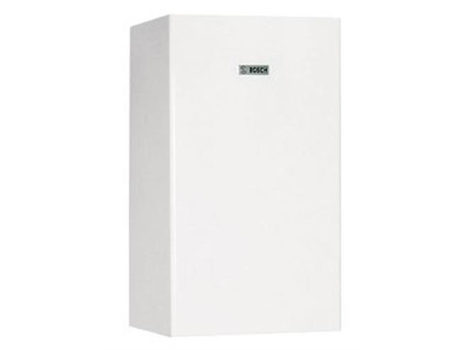 BOSCH 65 litran seinäkiinnitteinen lämminvesivaraaja ST 65 EUROPUR. Voidaan käyttää puskurisäiliönä 6 kW:iin asti.