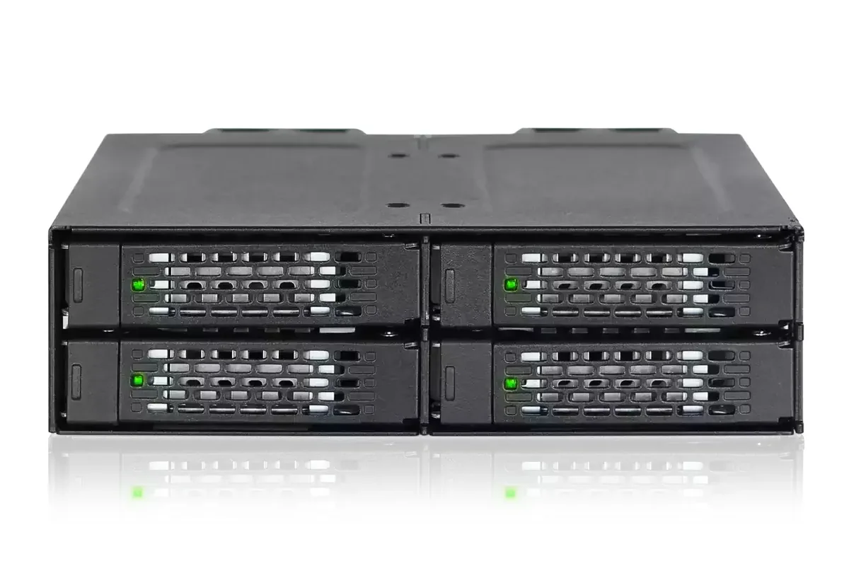 ICY DOCK ToughArmor MB699VP-B 2,5" hot swap -asemaräkki, 5,25" asemapaikkaan, 4-paikkainen, U.2 NVMe, musta