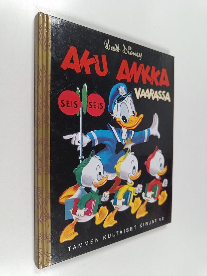 Aku Ankka vaarassa