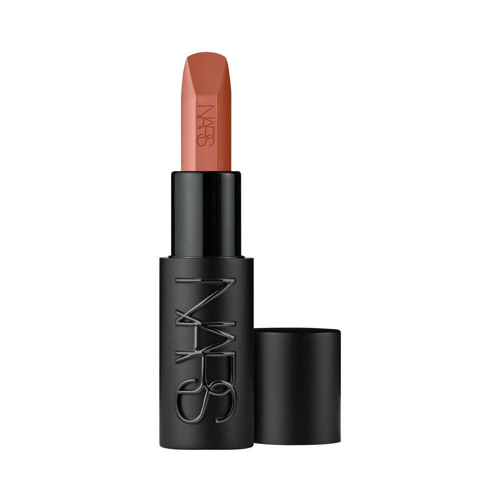 NARS Explicit satiininen huulipuna väri INDECENT 3,8 g
