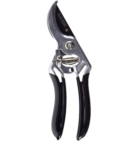 Black & Decker oksasakset