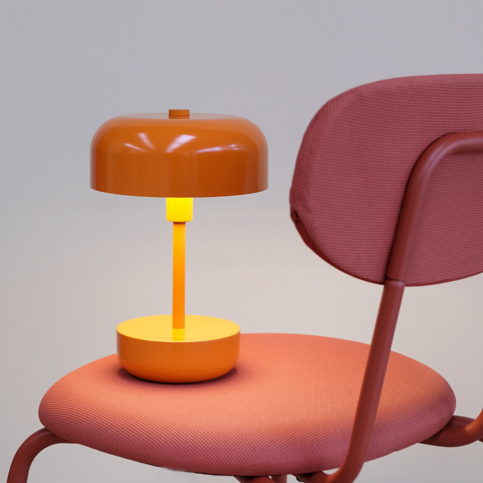 Haipot LED Portable Pöytävalaisin Orange - Dyberg Larsen - Olohuone - Moderni - Metalli - Varjostimella