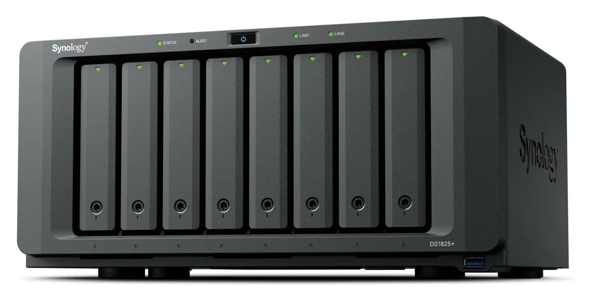Synology DiskStation DS1825+, NAS, Ryzen Embedded, V1500B, 8 GB, DDR4, 0 TB