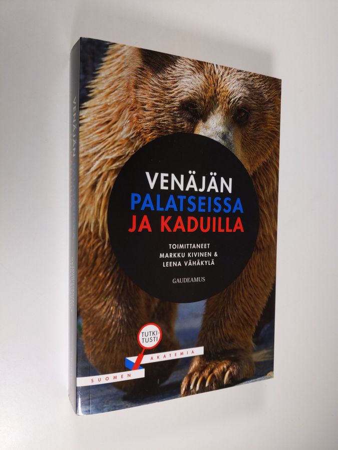Venäjän palatseissa ja kaduilla