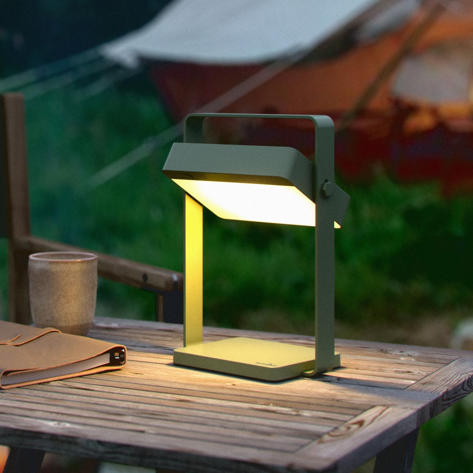 Saulio LED-pöytälamppu, oliivinvihreä, IP44, USB - Nordlux - Olohuone - Moderni - Alumiini - Yksilamppuinen