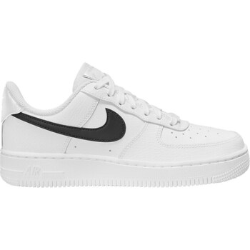 NIKE Matalavartiset tennarit 'AIR FORCE 1 07' musta / valkoinen