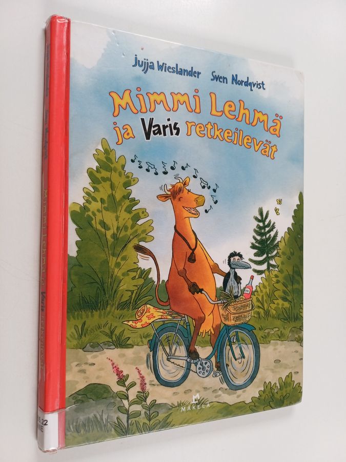 Mimmi Lehmä ja Varis retkeilevät