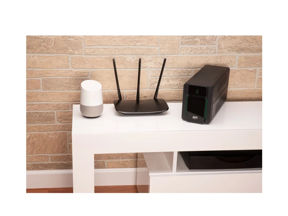 APC BVX700LI-GR - Easy UPS - 700VA/360W - Line Interactive UPS