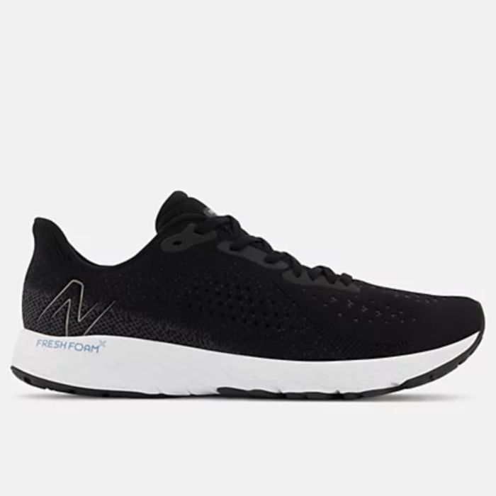 Uudet New Balance Fresh Foam Tempo v2 - Naisten Juoksukengät, Koko 371⁄2, Musta