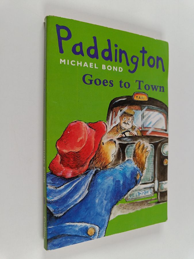 Michael Bond : Paddington goes to town