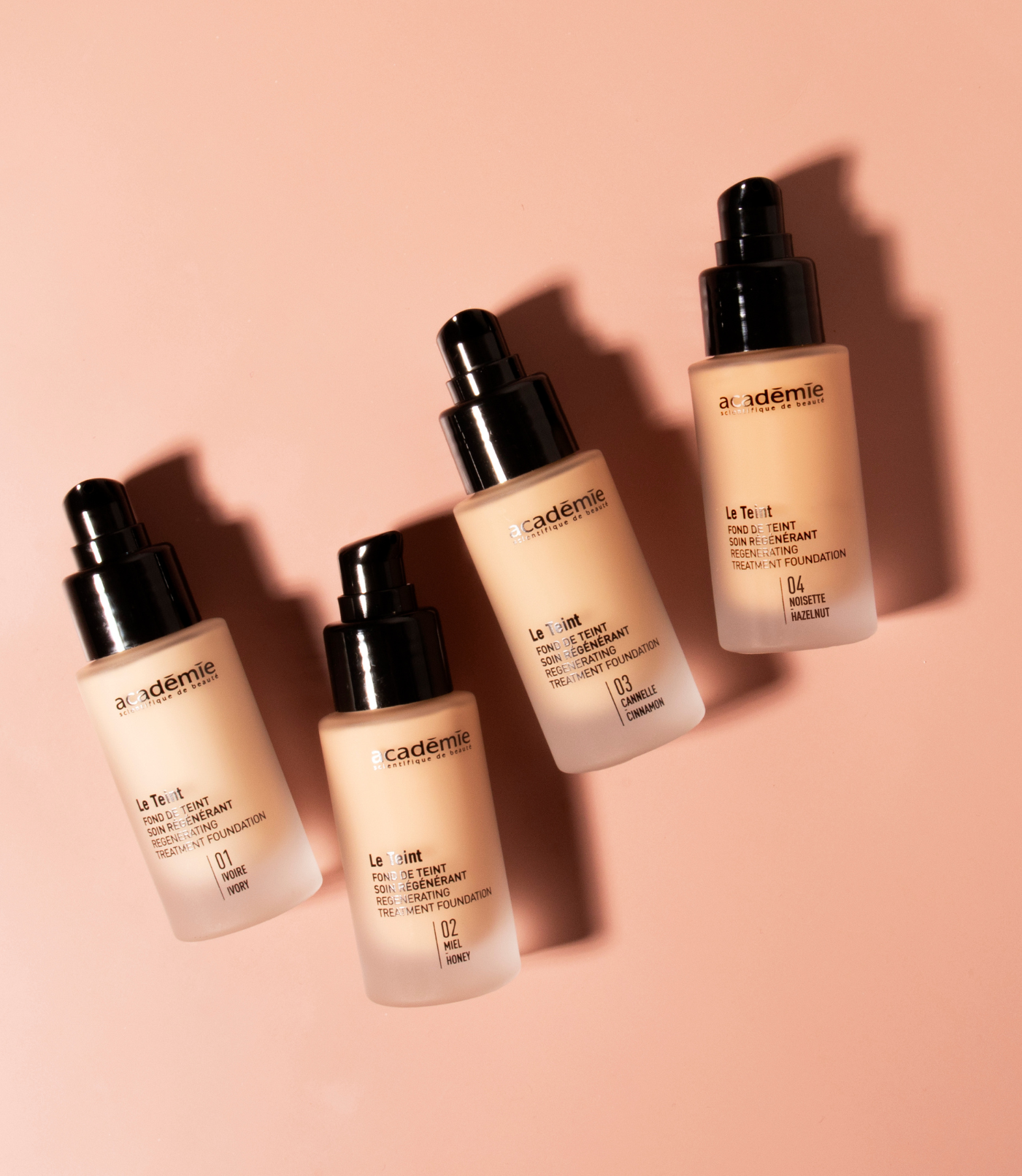 Académie Scientifique de Beauté Complexion nestemäinen meikkivoide kosteuttavalla värillä 04 Hasselpähkinä 30 ml