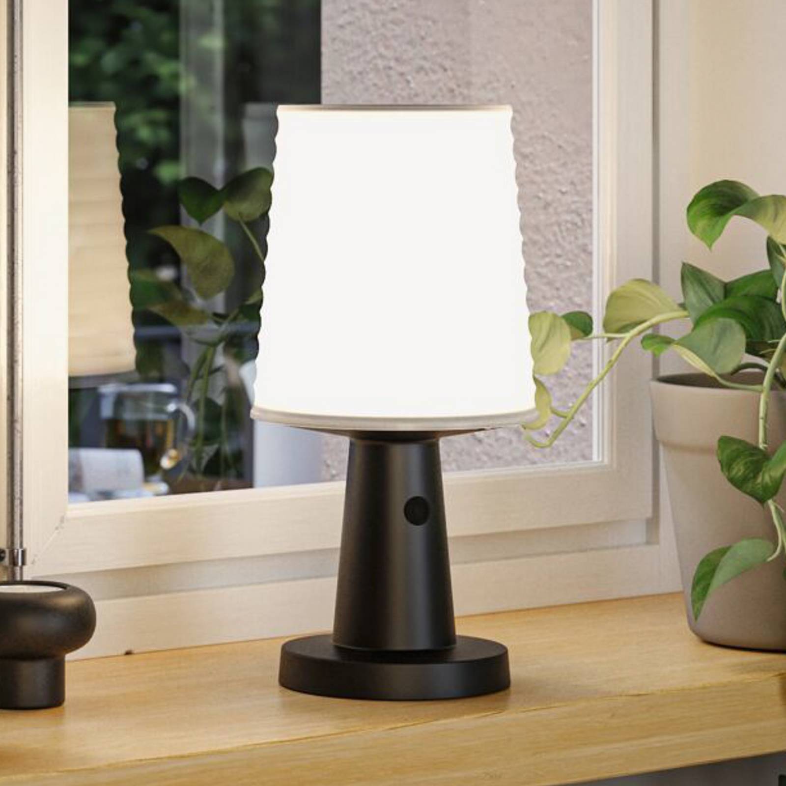 Paulmann LED-aurinkokäyttöinen pöytälamppu Ilanga, antrasiitti, 30 cm, IP44