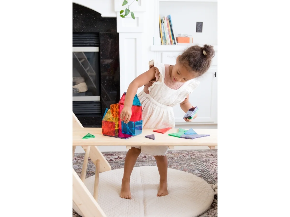 MAGNA-TILES® kirkkaina läpinäkyvinä väreinä 32 kpl