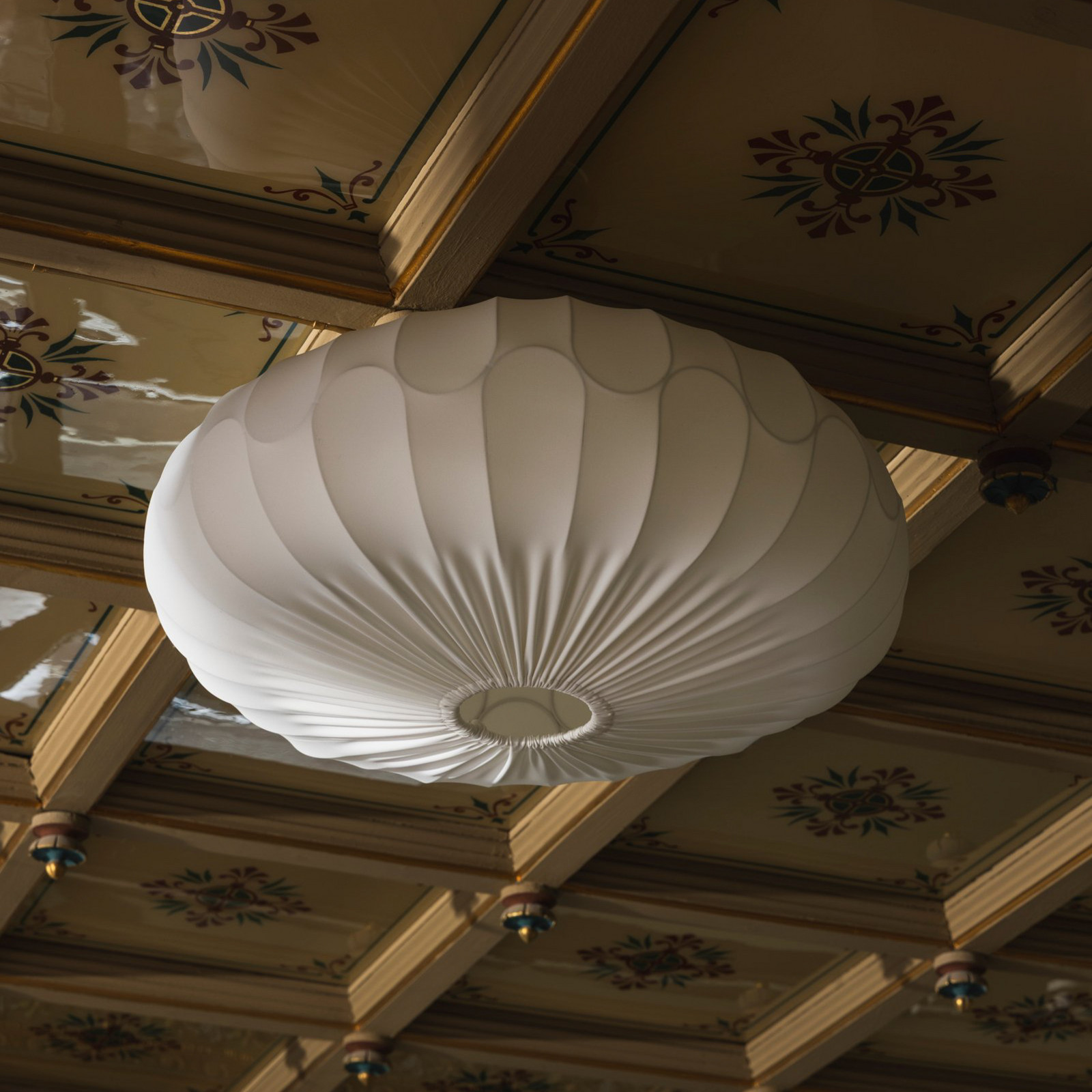 BLADVERK kattovalaisin, valkoinen, Ø 70 cm tekstiili - Globen Lighting - Olohuone - Skandinaavinen - Kangas / tekstiili - Yksilamppuinen