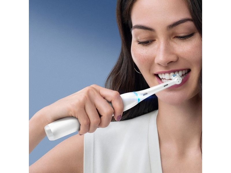 BRAUN Oral-B iO Series 8 -sähköhammasharja, valkoinen