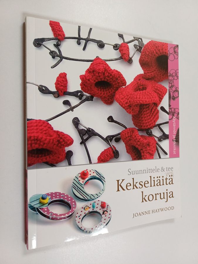 Kekseliäitä koruja