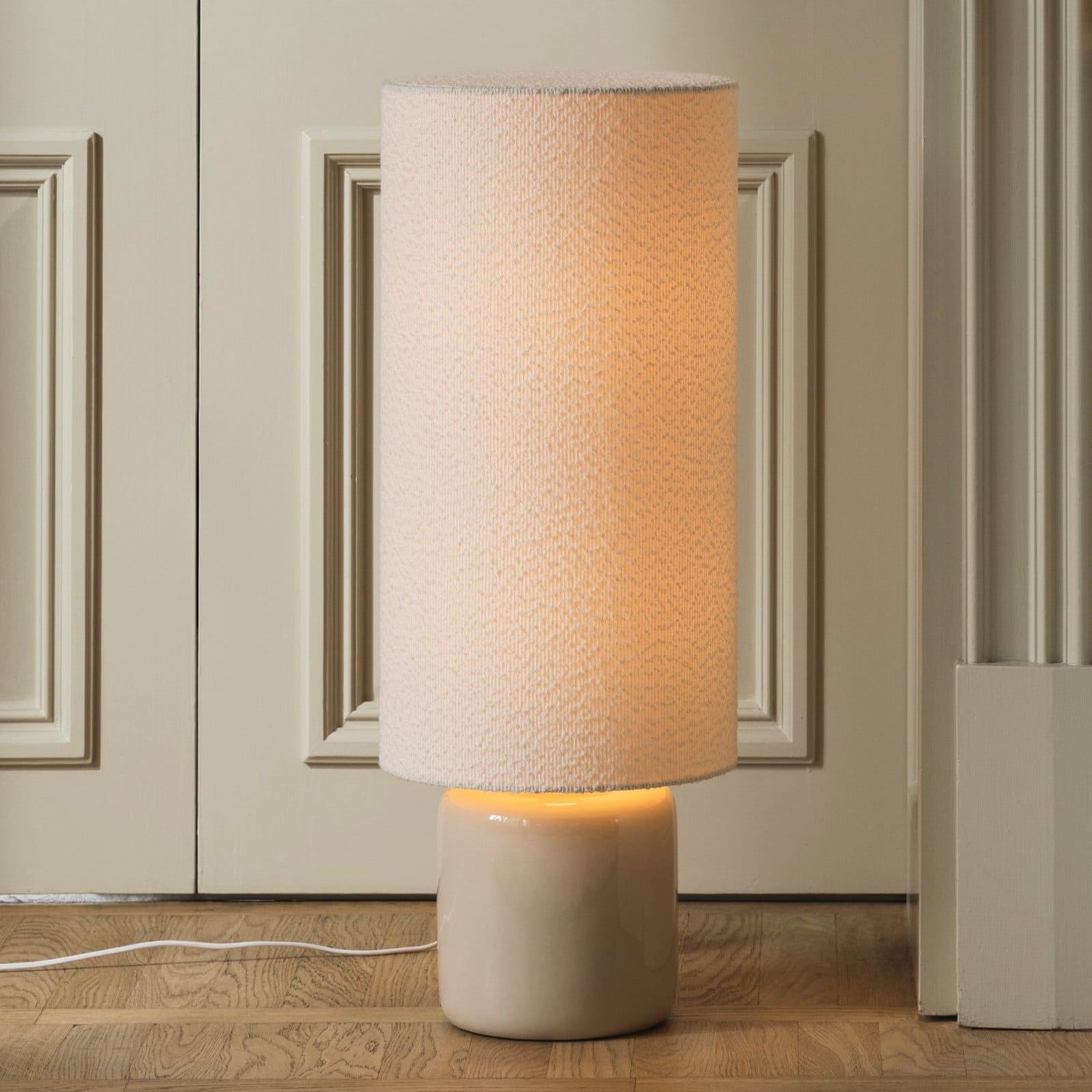 Florian pöytälamppu, valkoinen/beige, korkeus 80 cm - Globen Lighting - Olohuone - Kangas / tekstiili - Yksilamppuinen
