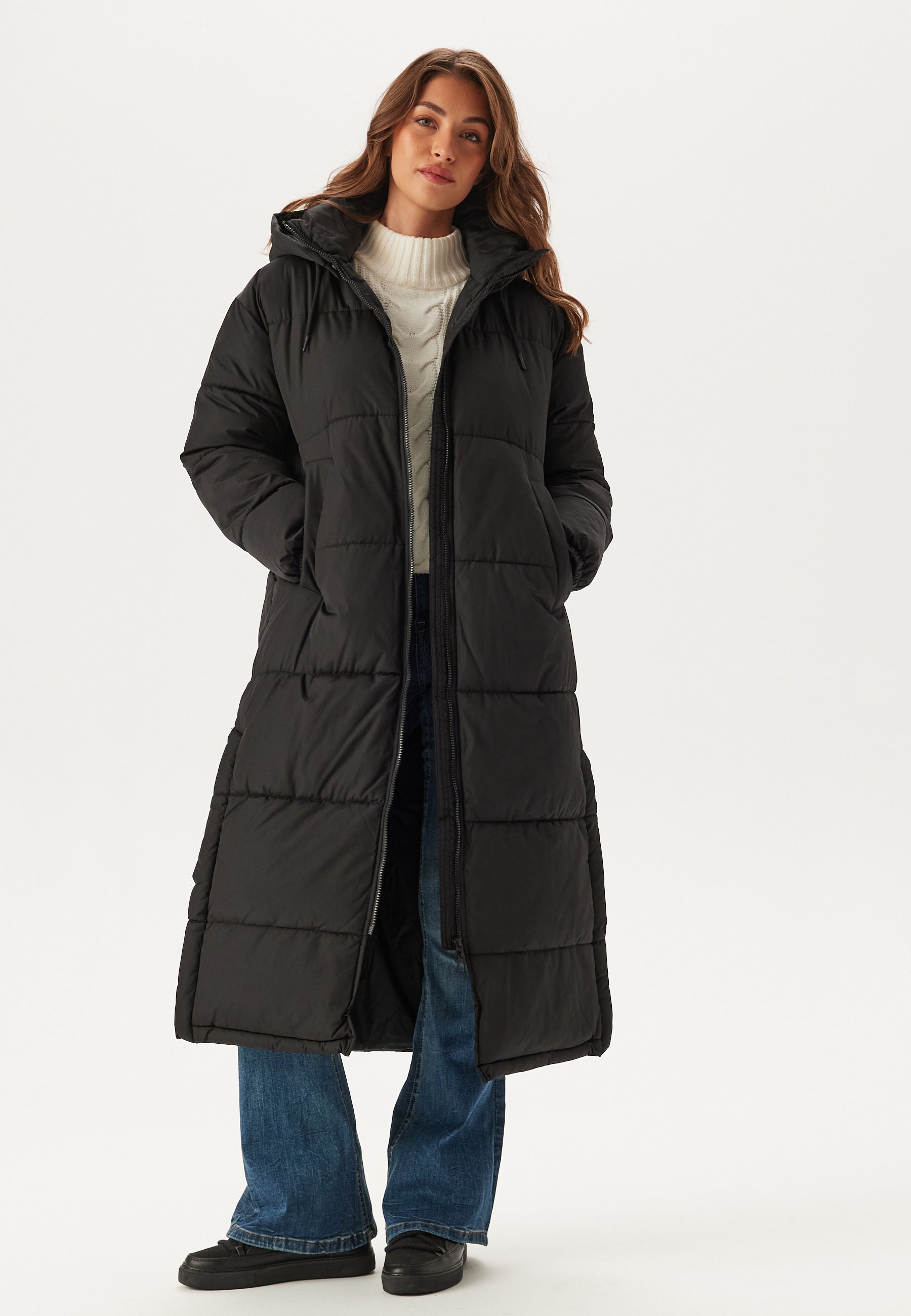 VERO MODA Pitkä talvitakki 'Klea' musta
