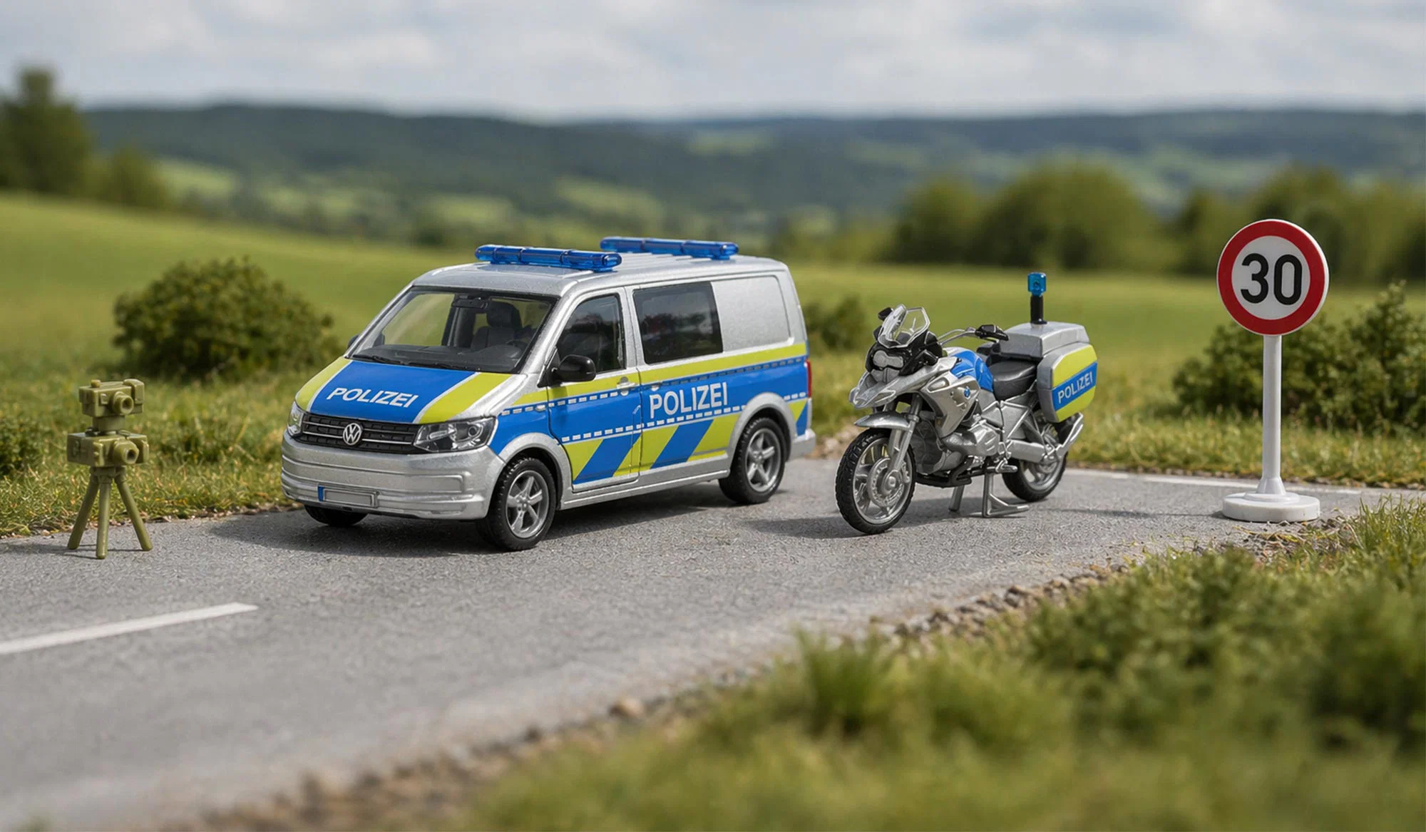 SIKU Siku 1:50 VW T6 BMW-poliisimoottoripyörän kanssa