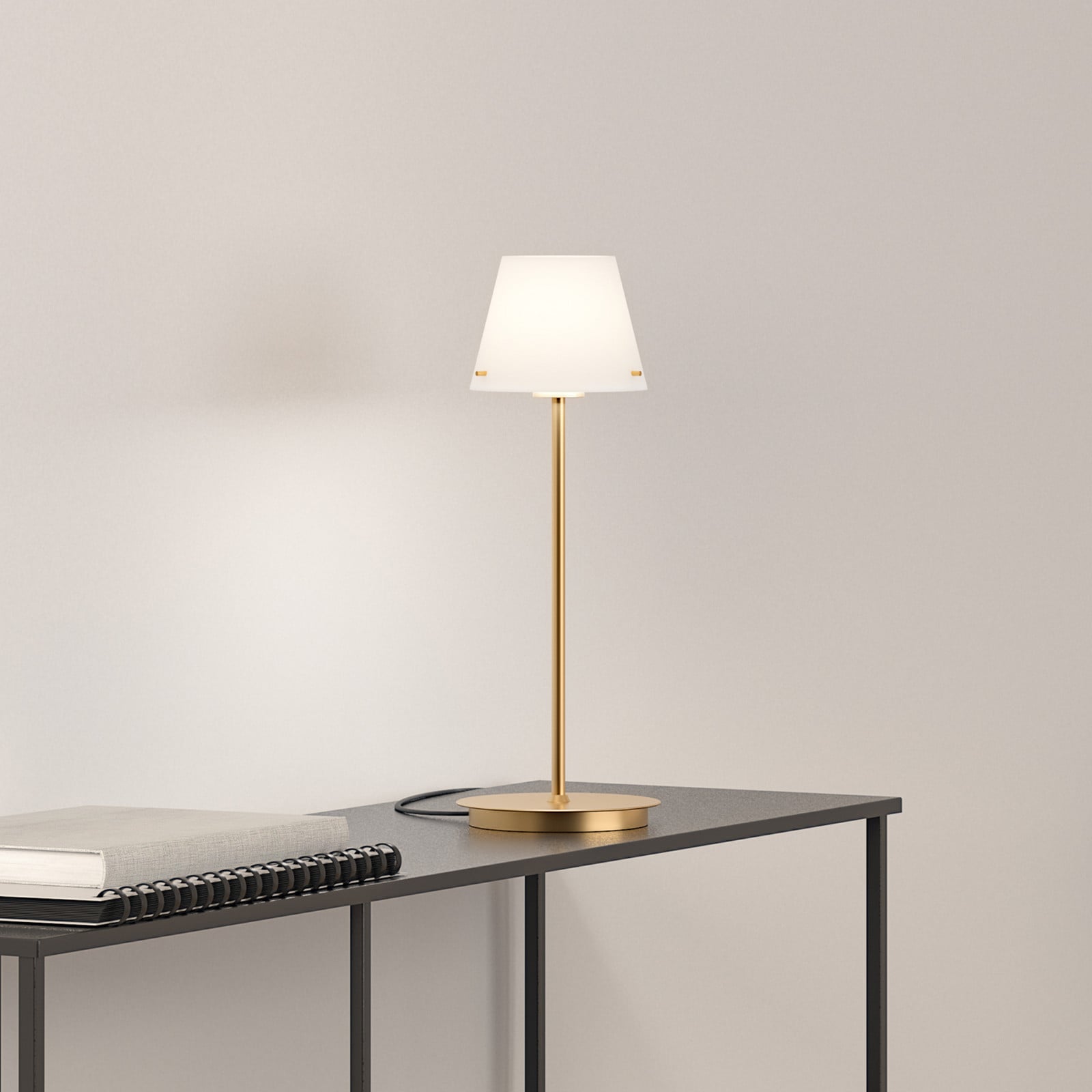 Gil Pöytävalaisin Satin/Brass - Herstal - Olohuone - Metalli