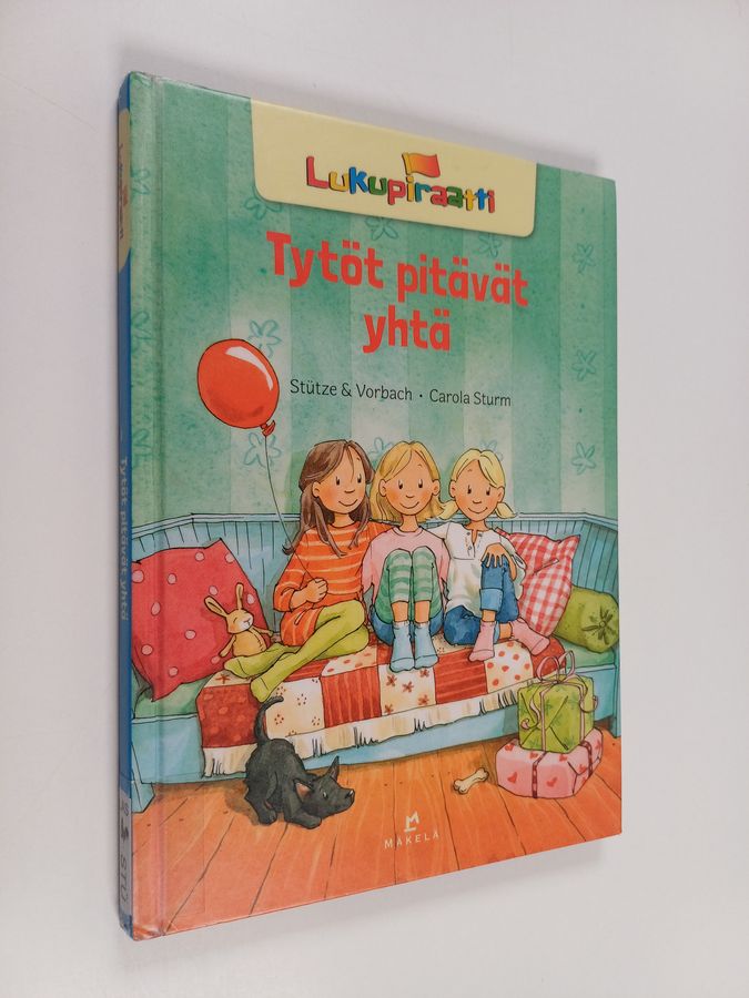 Tytöt pitävät yhtä