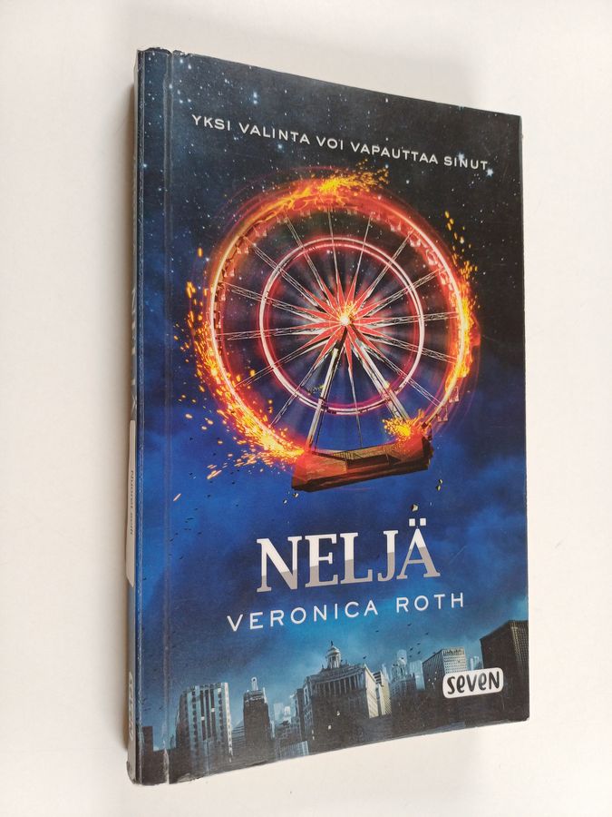 Neljä