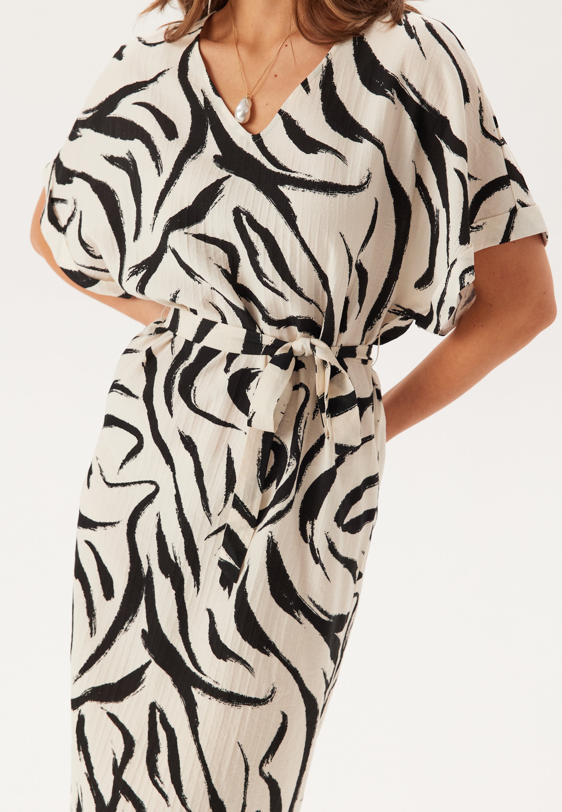 Viclo V-neck 2/4 MIDI DRESS M