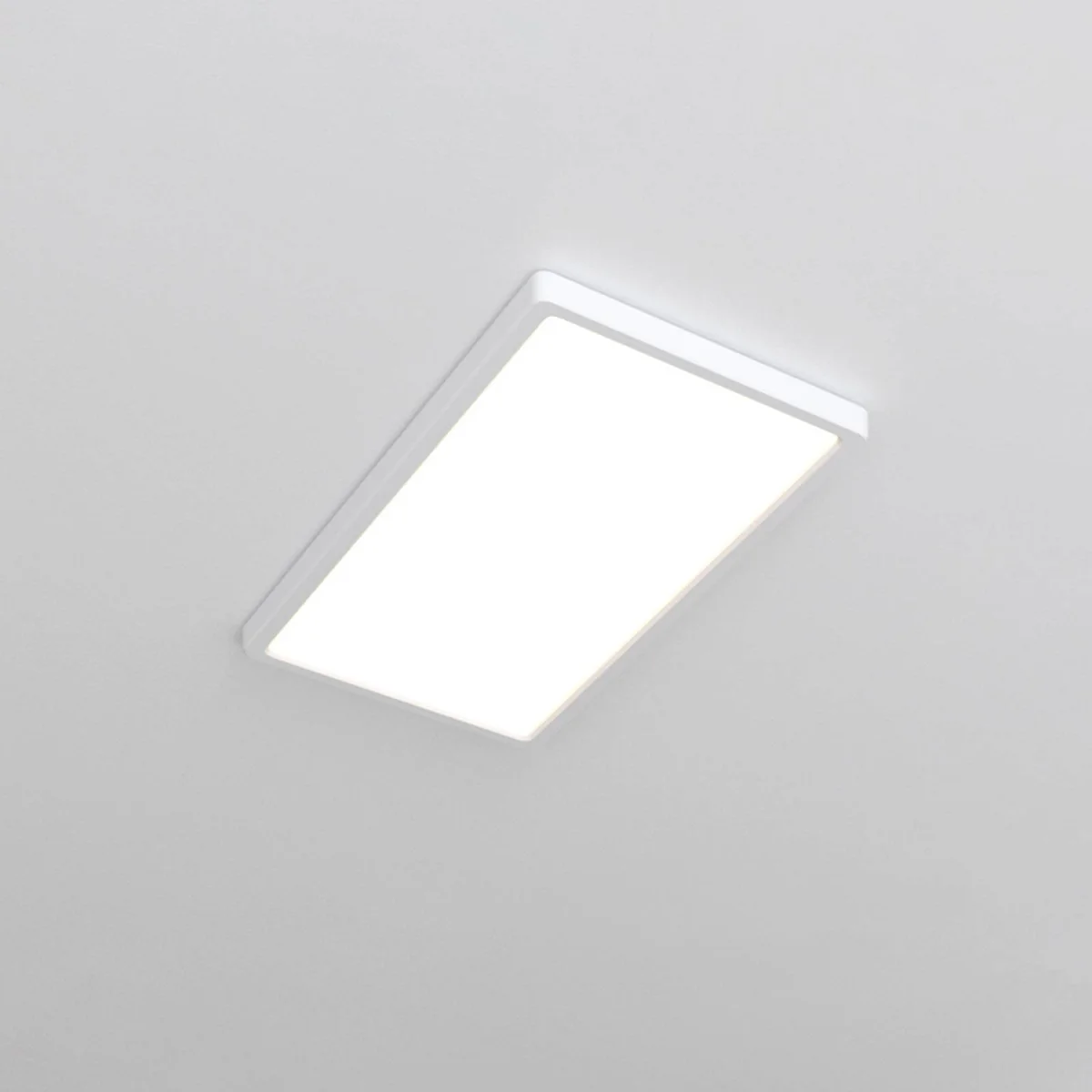 Harlow Smart 60 -LED-kattovalaisin, CCT ja RGB